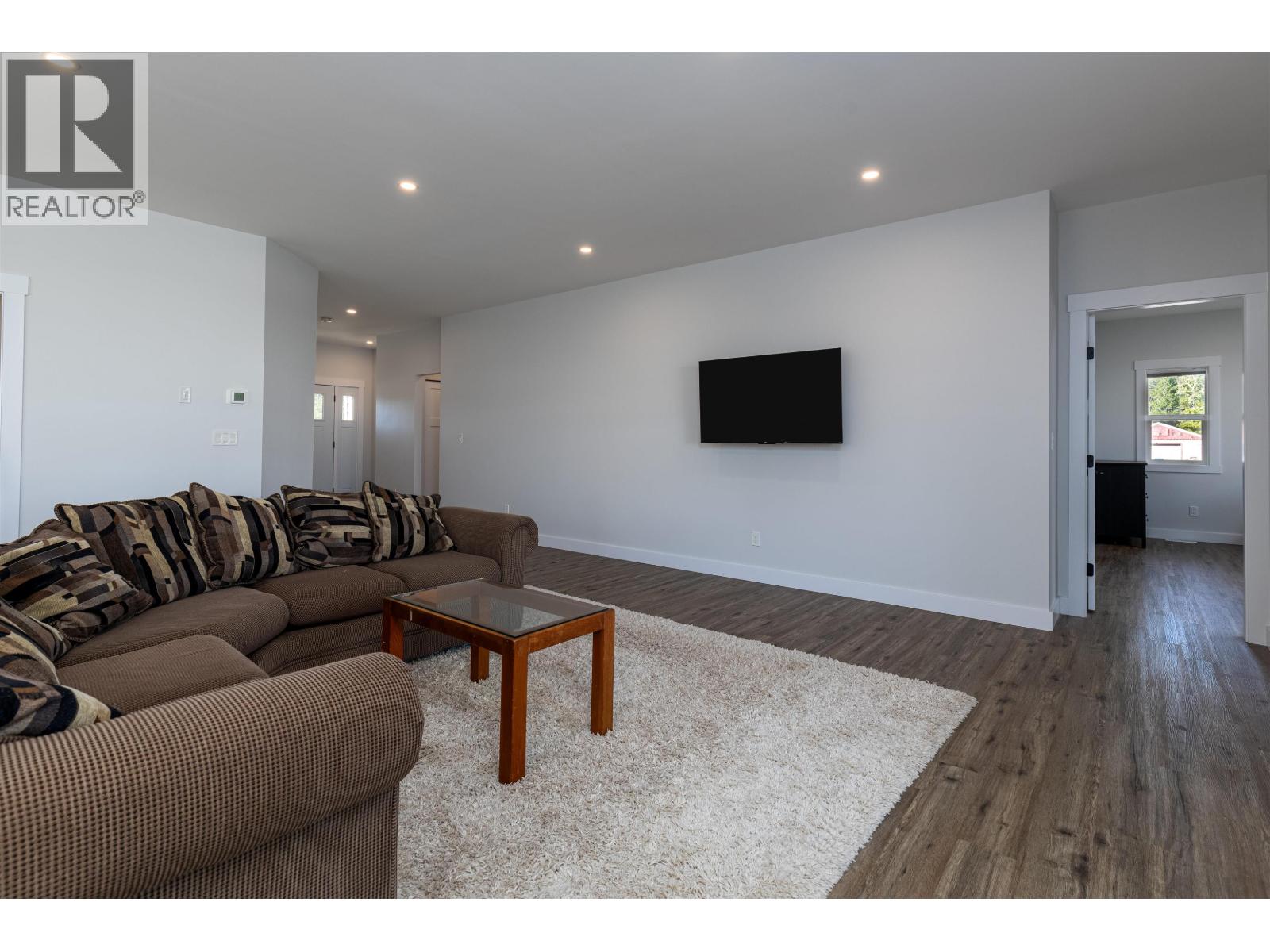 4946 Twedle Avenue, Terrace, British Columbia  V8G 4G7 - Photo 8 - R3044618