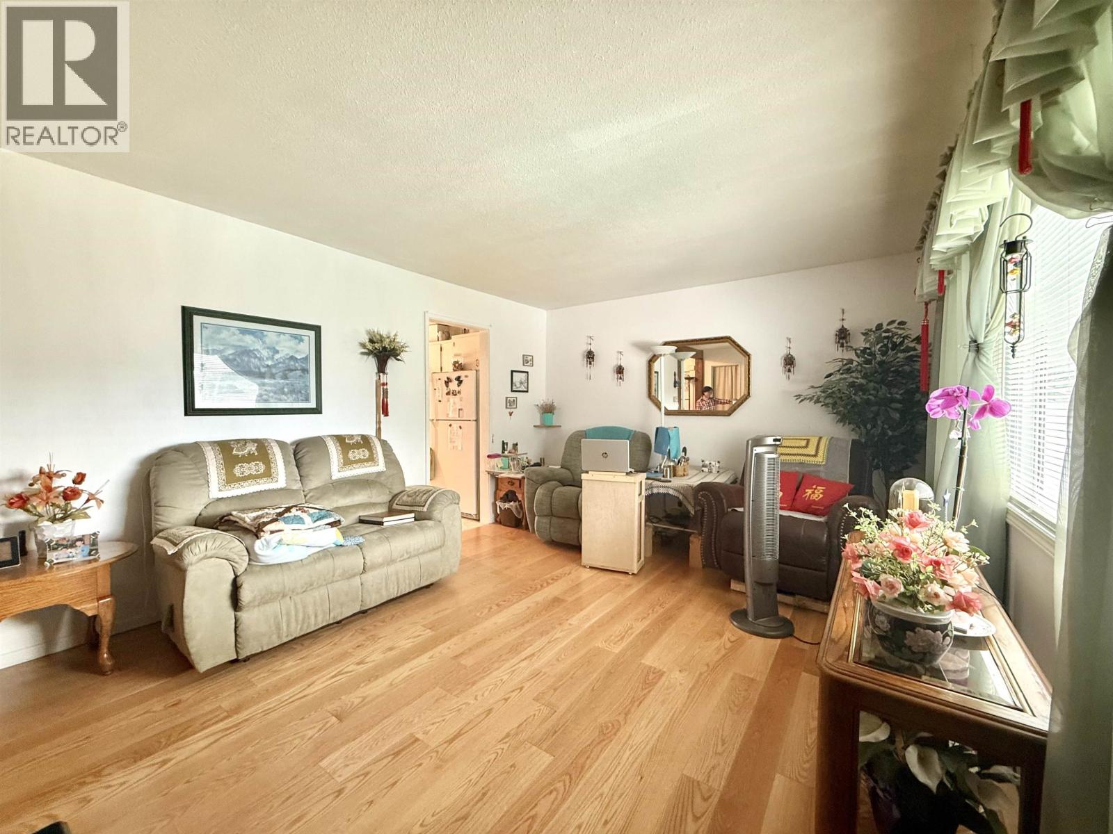 30 Hawk Street, Kitimat, British Columbia  V8C 1N5 - Photo 2 - R3046061