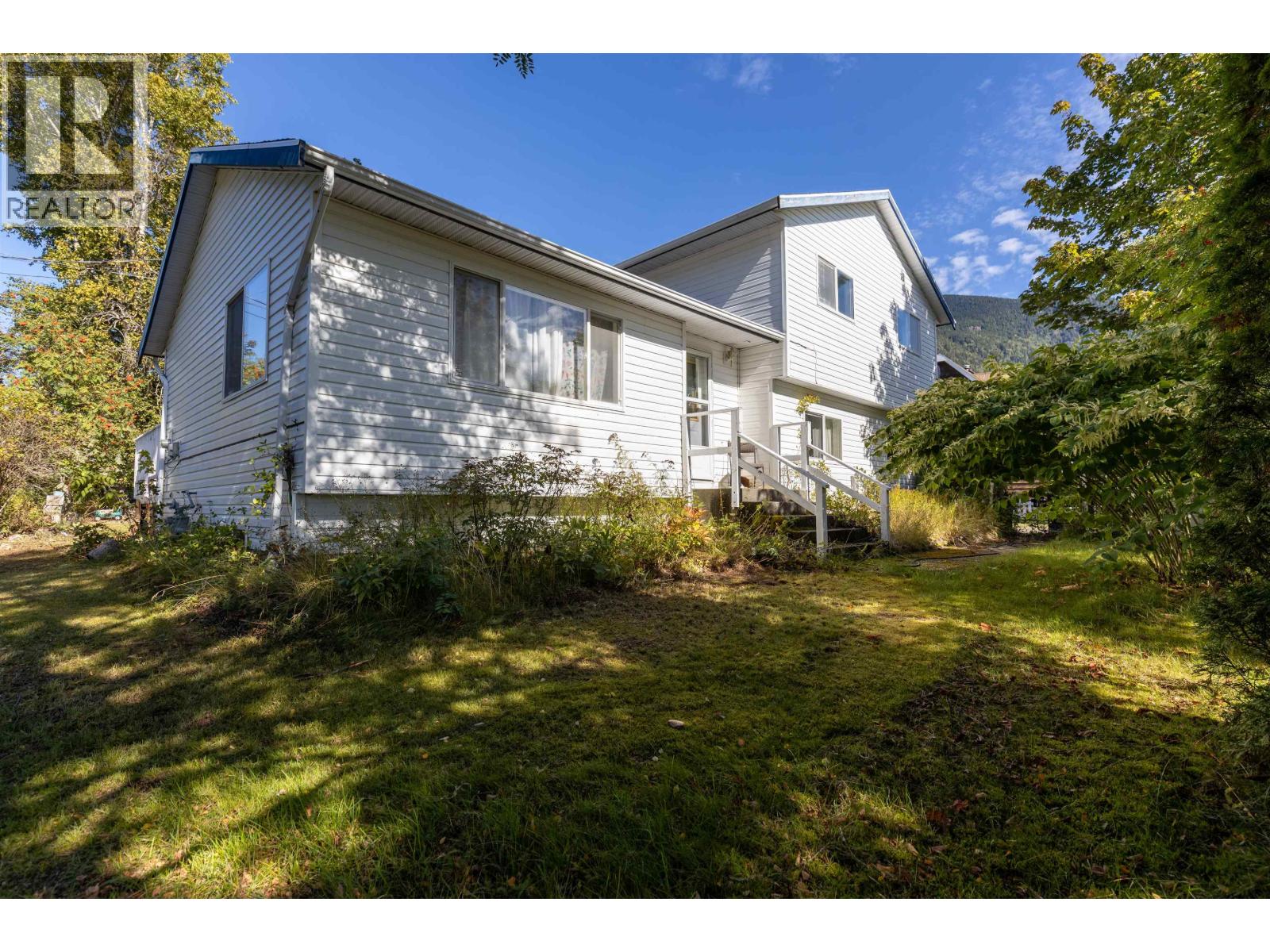 3566 Newell Avenue, Terrace, British Columbia  V8G 5A6 - Photo 1 - R3051663