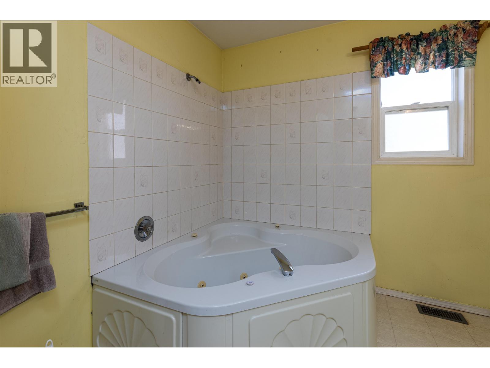 3566 Newell Avenue, Terrace, British Columbia  V8G 5A6 - Photo 7 - R3051663