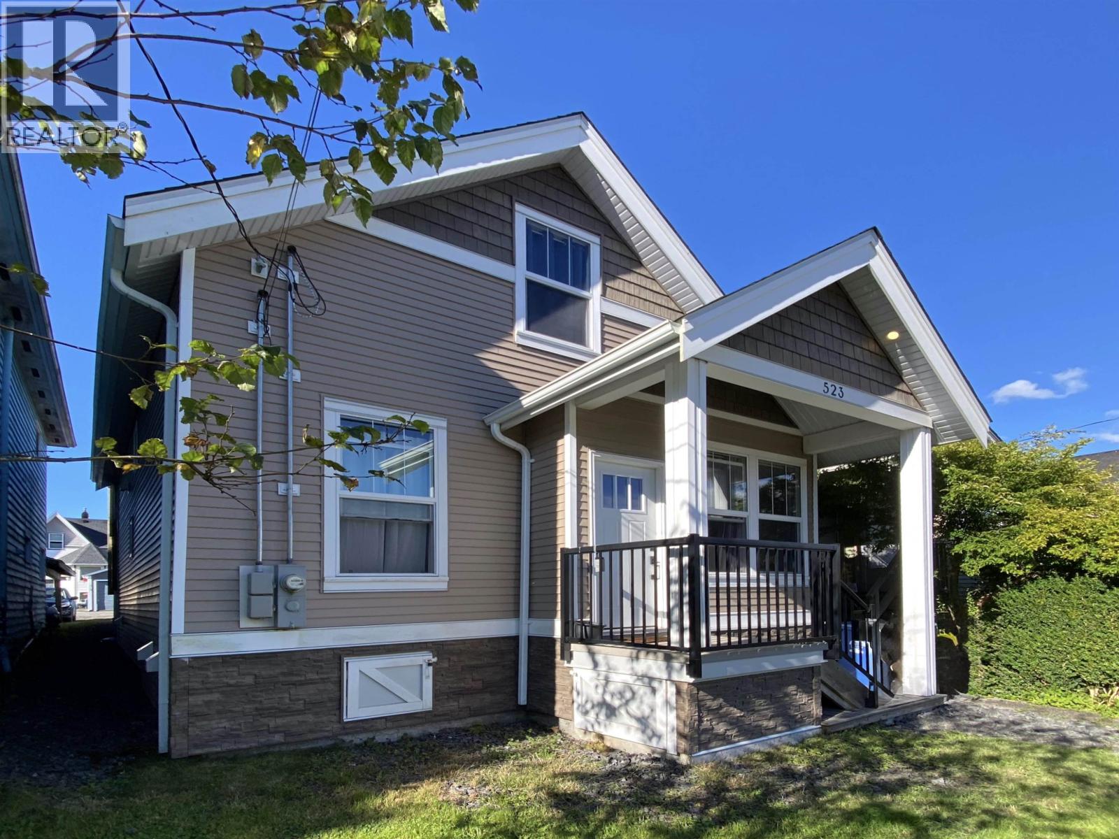 523 E 7th Avenue, Prince Rupert, British Columbia  V8J 2J4 - Photo 1 - R3054435