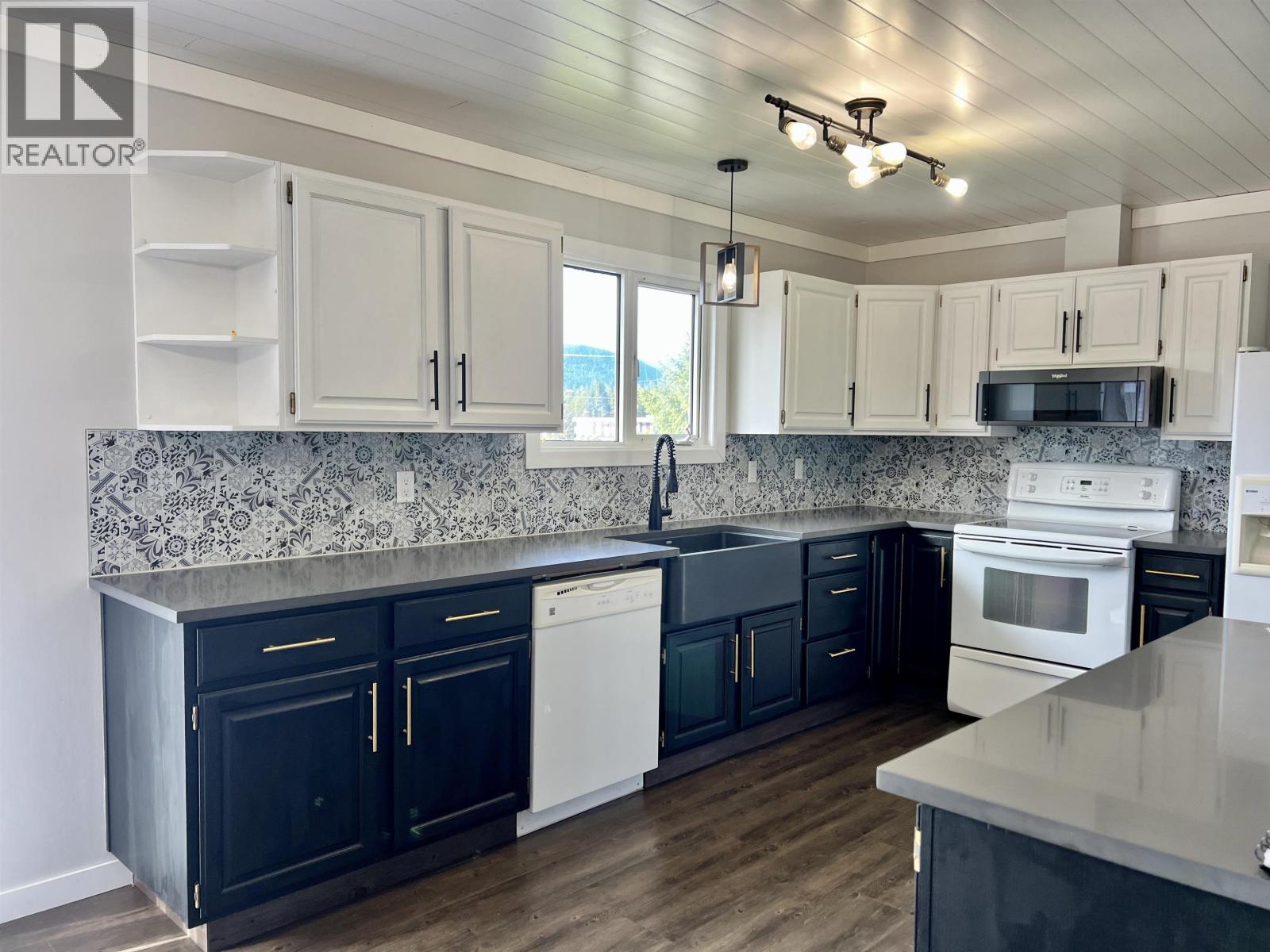 104 Charles Street, Kitimat, British Columbia  V8C 2J3 - Photo 13 - R3058967