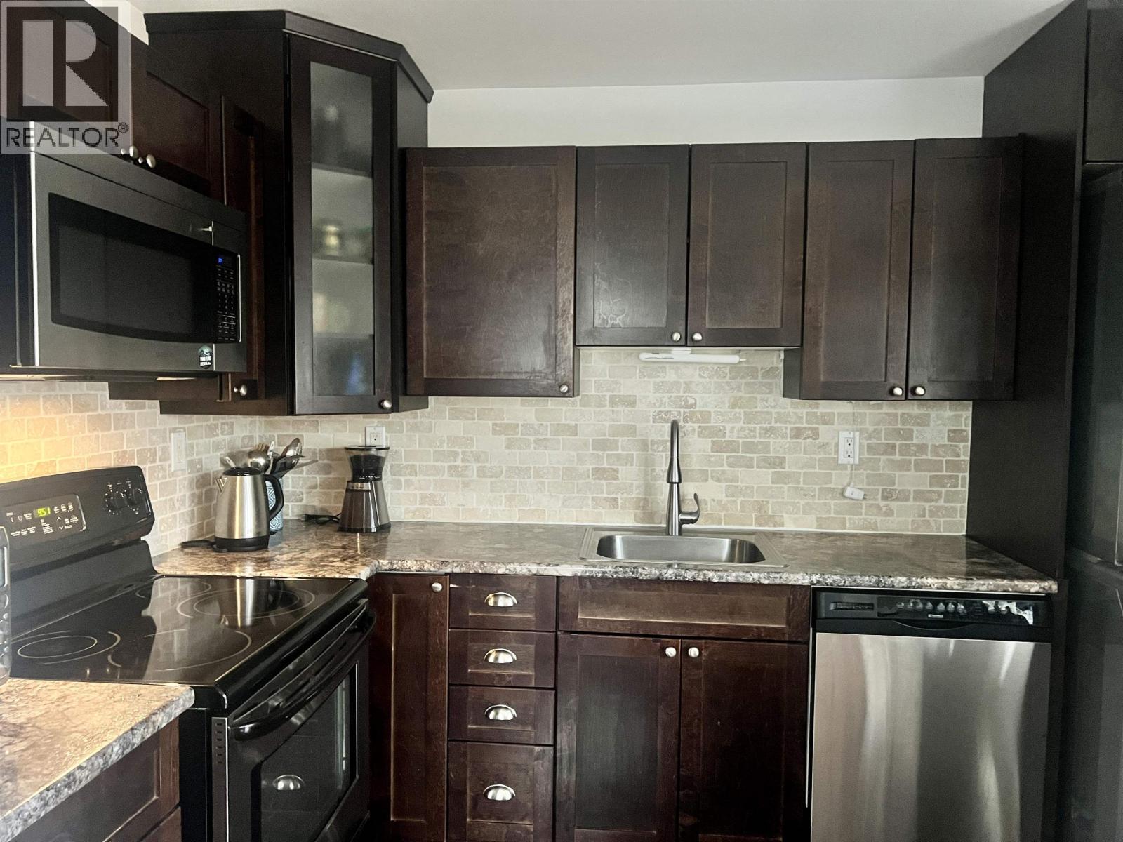 5 Nadina Street, Kitimat, British Columbia  V8C 2A3 - Photo 8 - R3067254