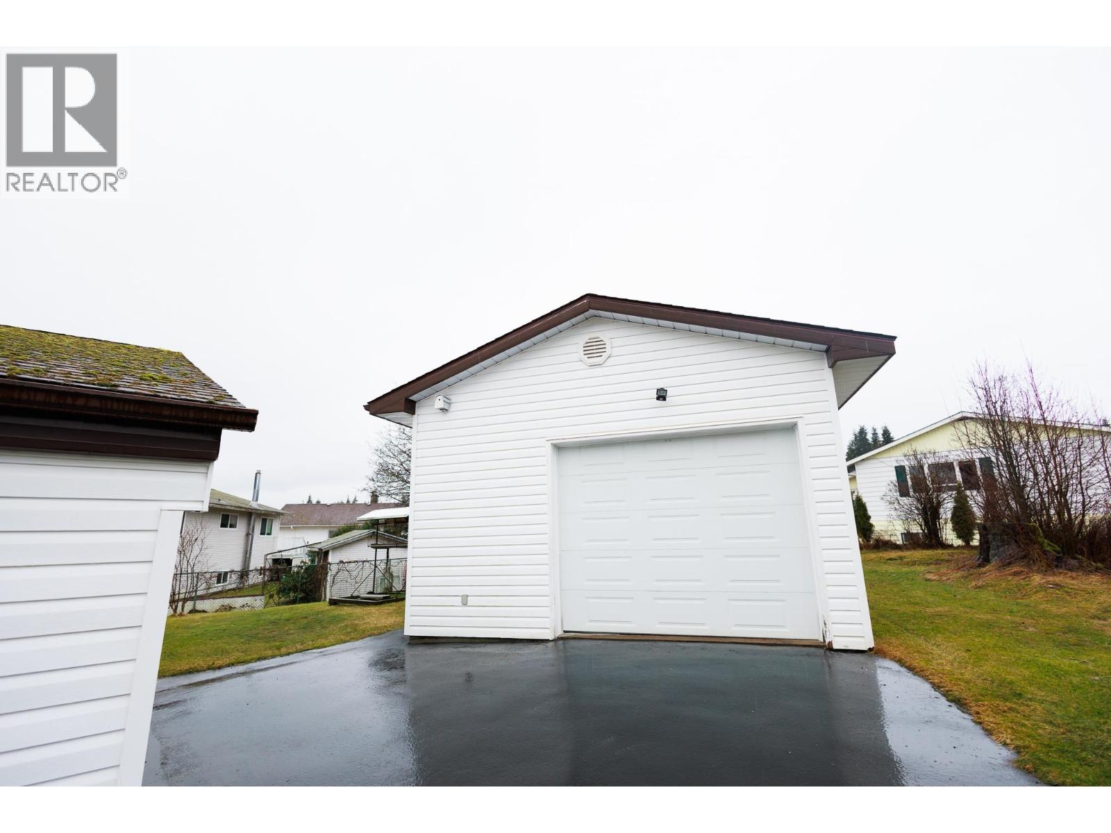 60 Dunn Street, Kitimat, British Columbia  V8C 1C7 - Photo 32 - R3088772