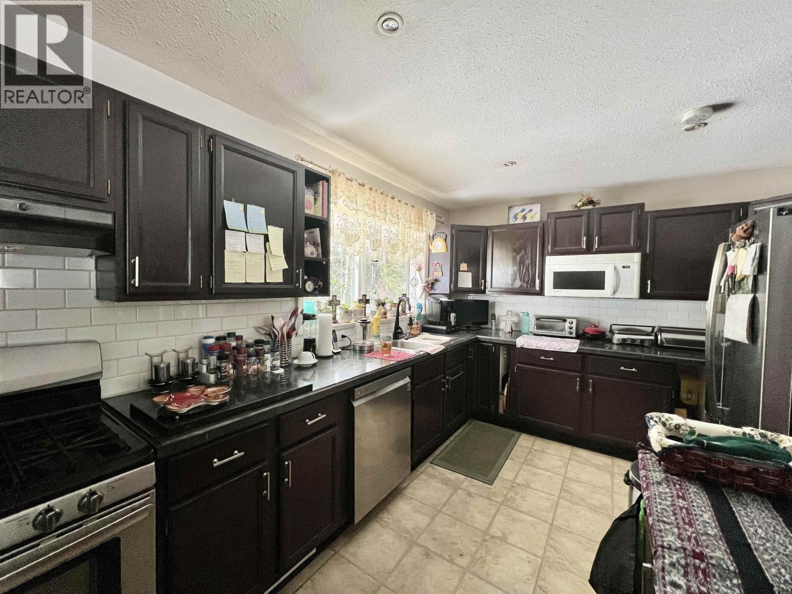 196 Chinook Avenue, Kitimat, British Columbia  V8C 2K6 - Photo 11 - R3104475