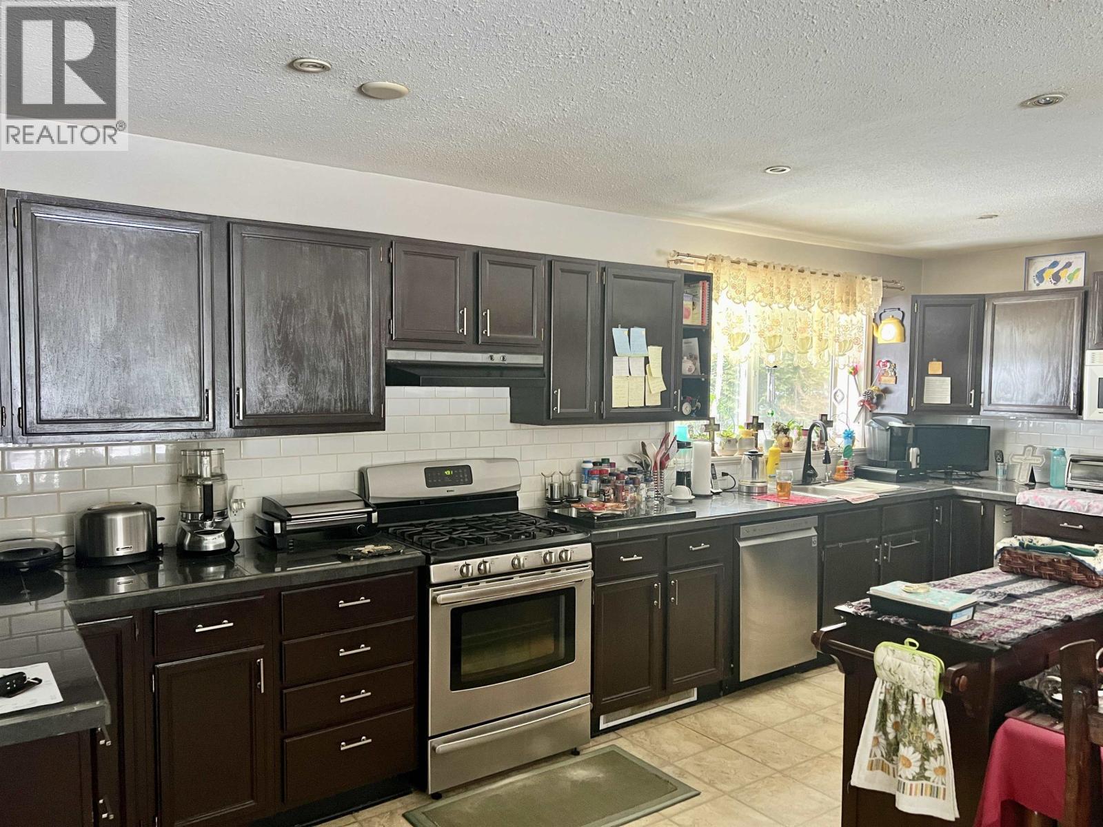 196 Chinook Avenue, Kitimat, British Columbia  V8C 2K6 - Photo 13 - R3104475