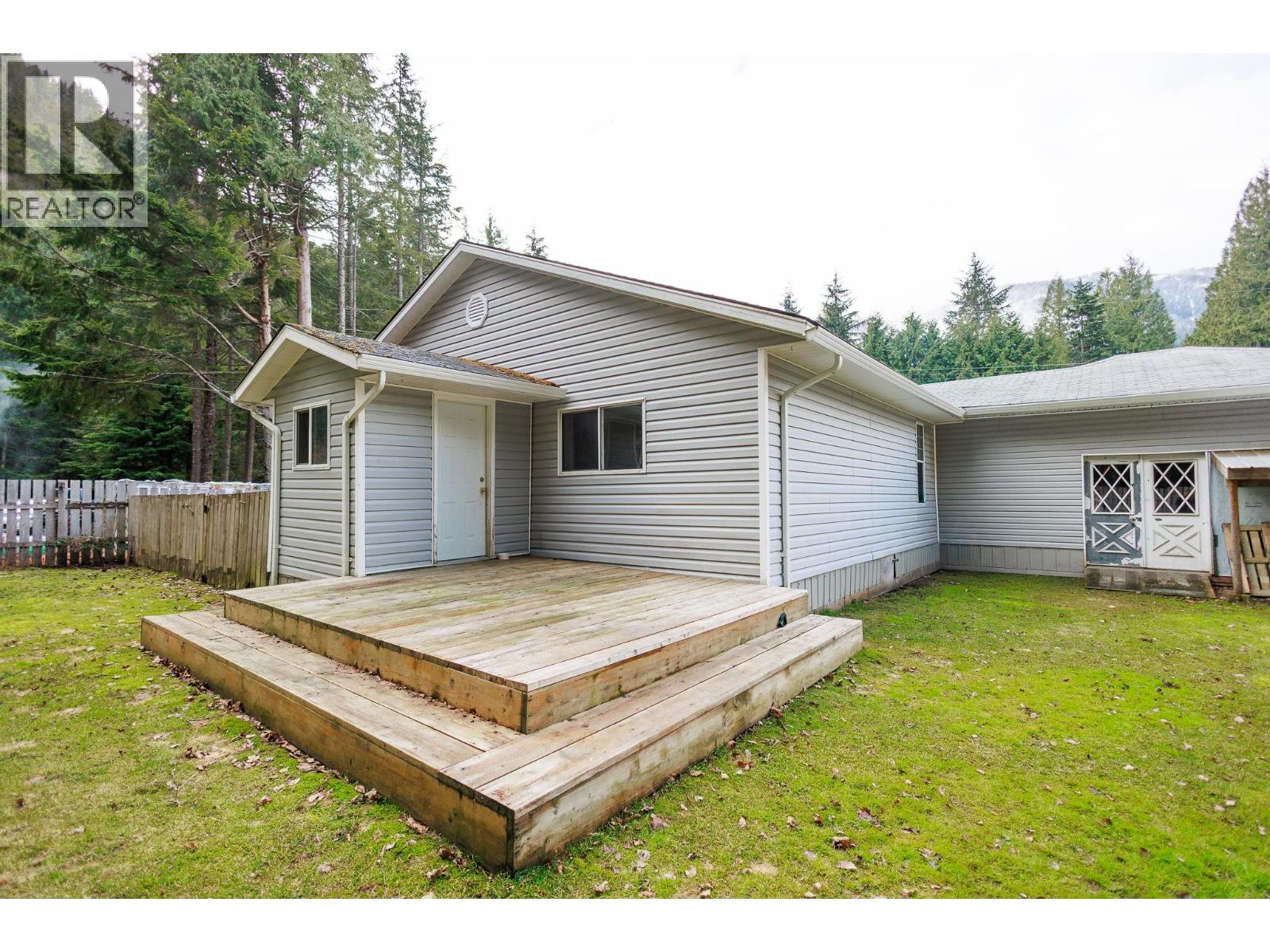 4674 Marten Drive, Terrace, British Columbia  V8G 0A5 - Photo 26 - R3110110