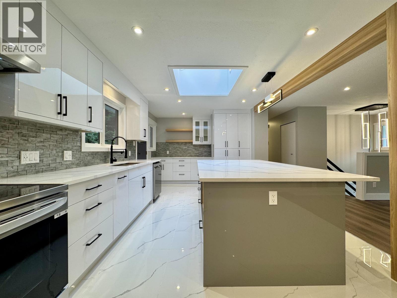 1831 Kootenay Avenue, Prince Rupert, British Columbia  V8J 4A3 - Photo 8 - R3111119