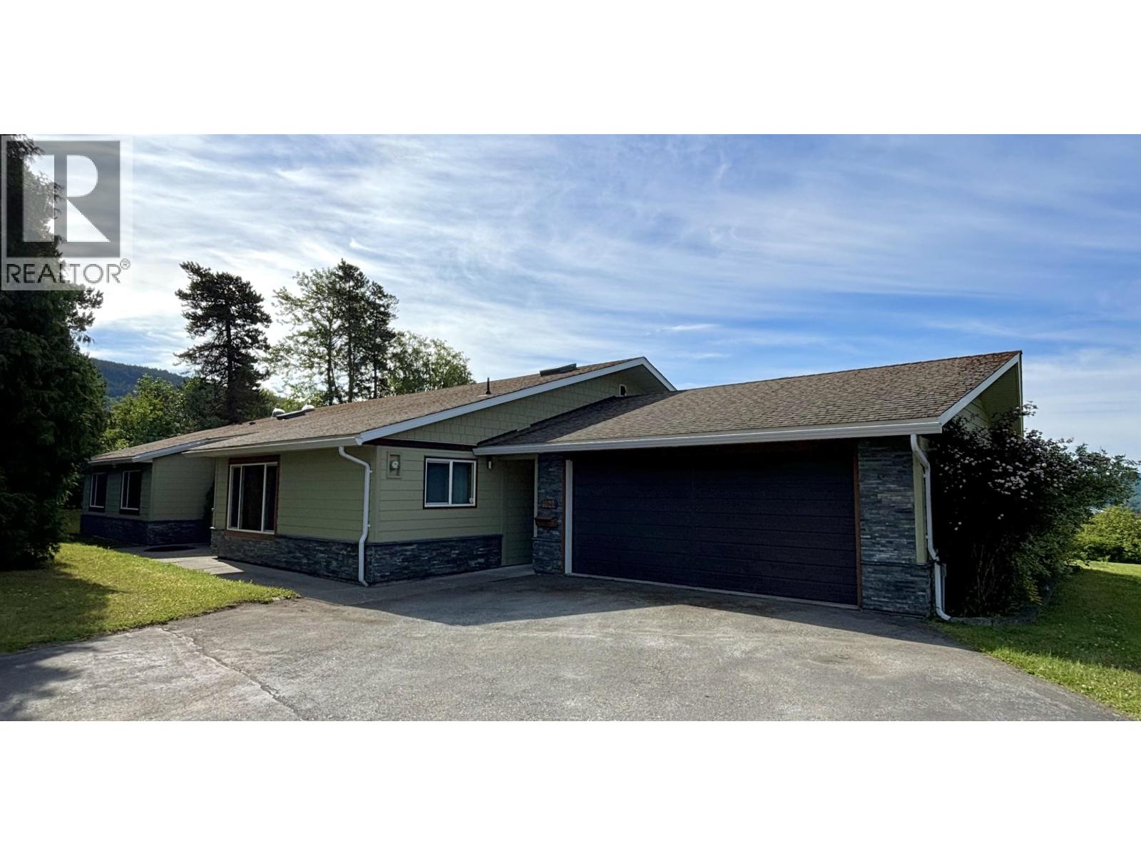 4022 Skoglund Street, Terrace, British Columbia  V8G 2W9 - Photo 2 - R3115803