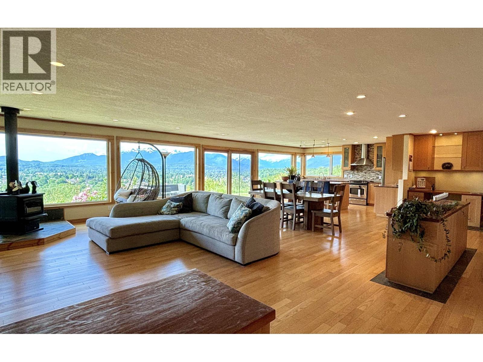 4022 Skoglund Street, Terrace, British Columbia  V8G 2W9 - Photo 3 - R3115803