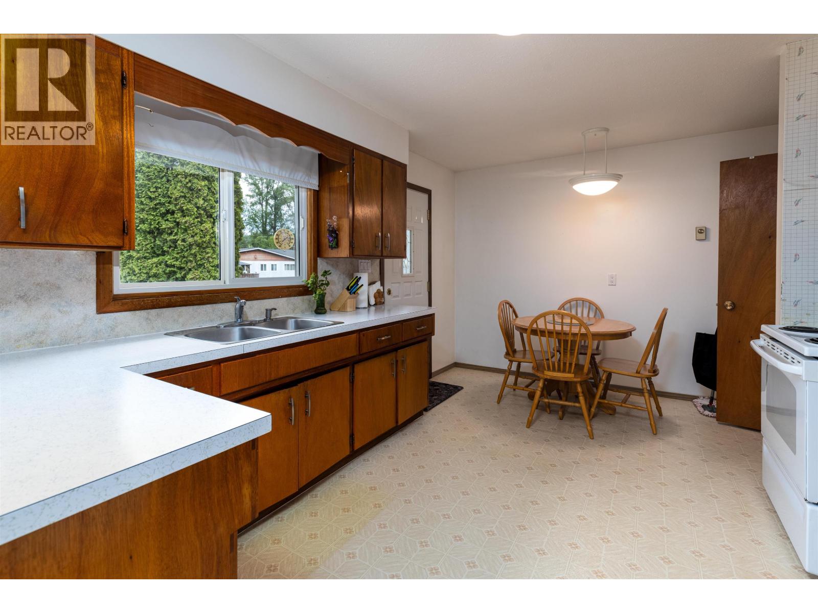 2214 Evergreen Street, Terrace, British Columbia  V8G 2P8 - Photo 6 - R3123536