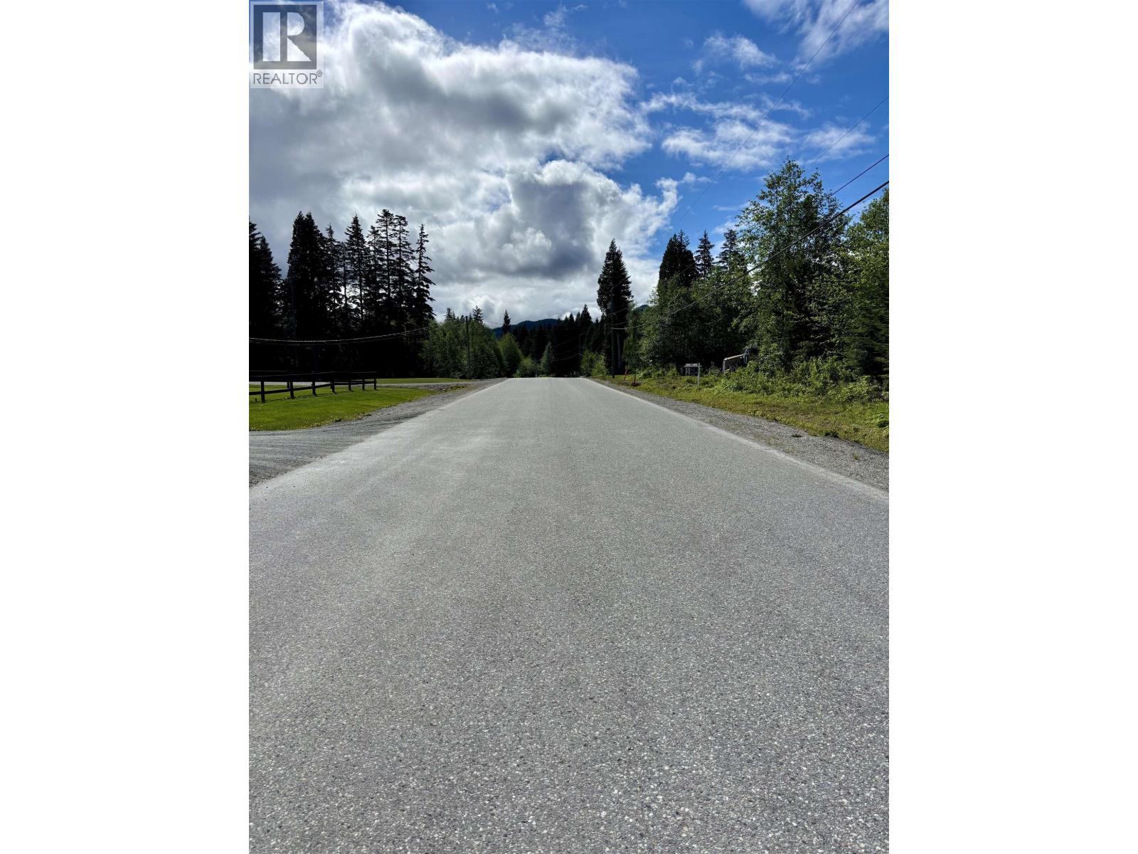 25 Blueberry Avenue, Kitimat, British Columbia  V8C 2S7 - Photo 2 - R3125543