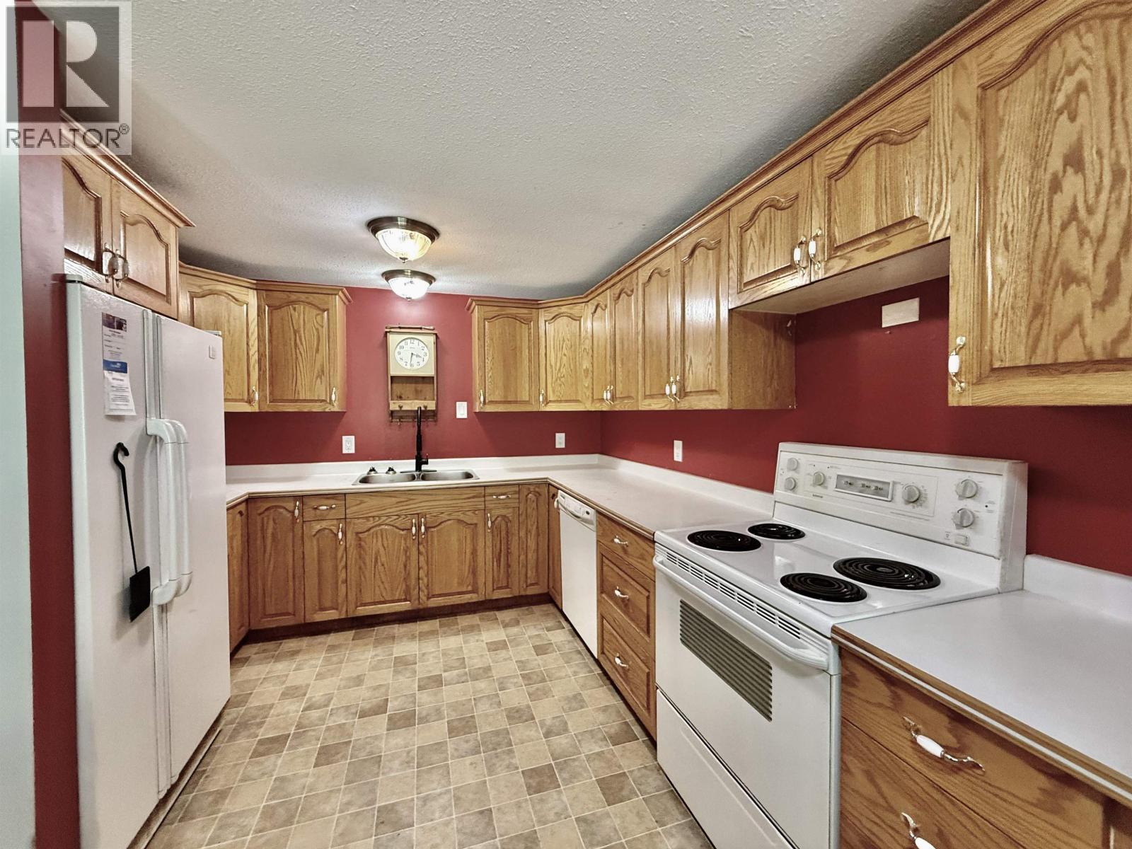 3679 Krumm Avenue, Thornhill, British Columbia  V8G 4Y2 - Photo 4 - R3127803