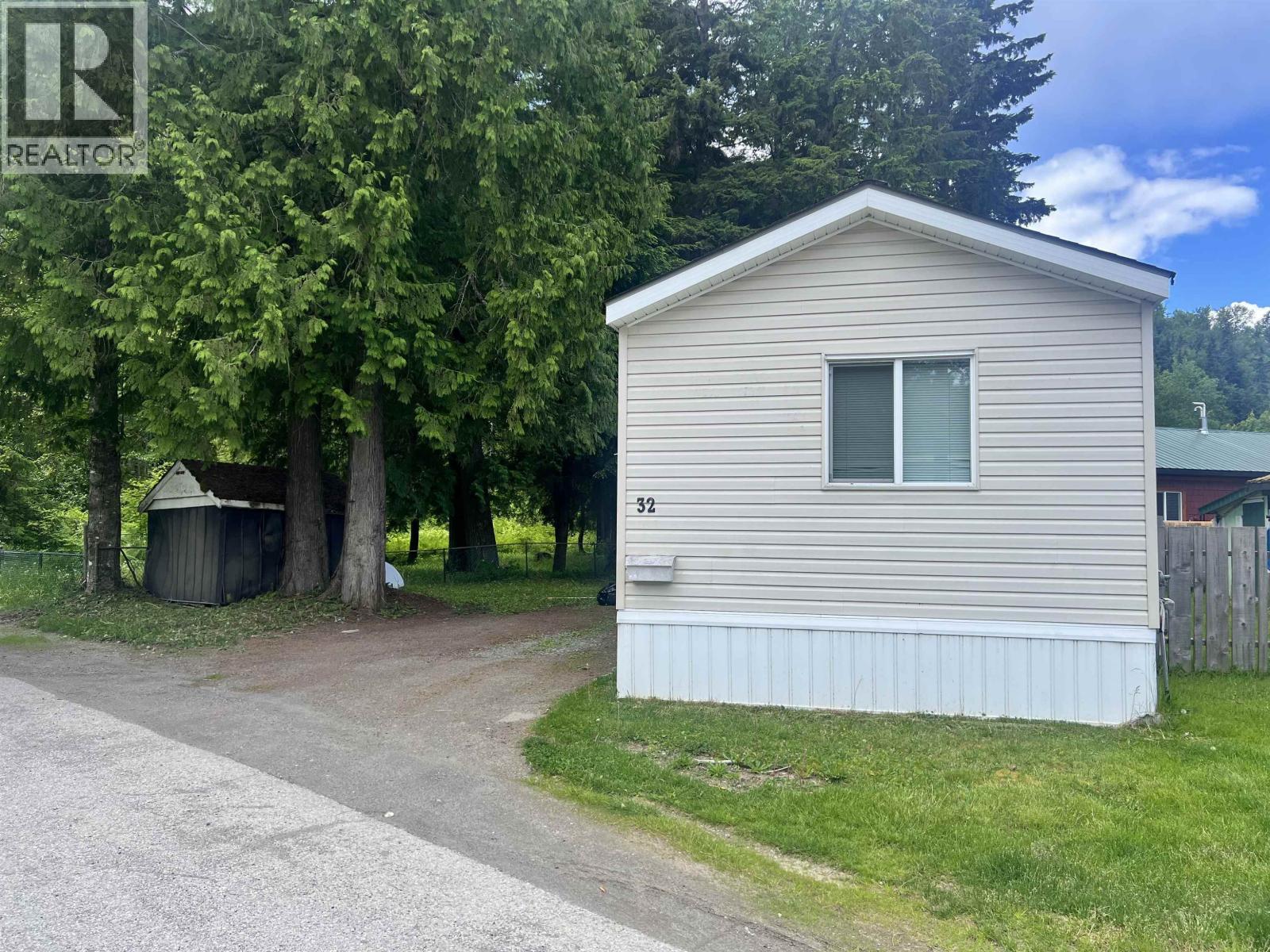 32 4619 Lowrie Avenue, Terrace, British Columbia  V8G 3X5 - Photo 3 - R3132661