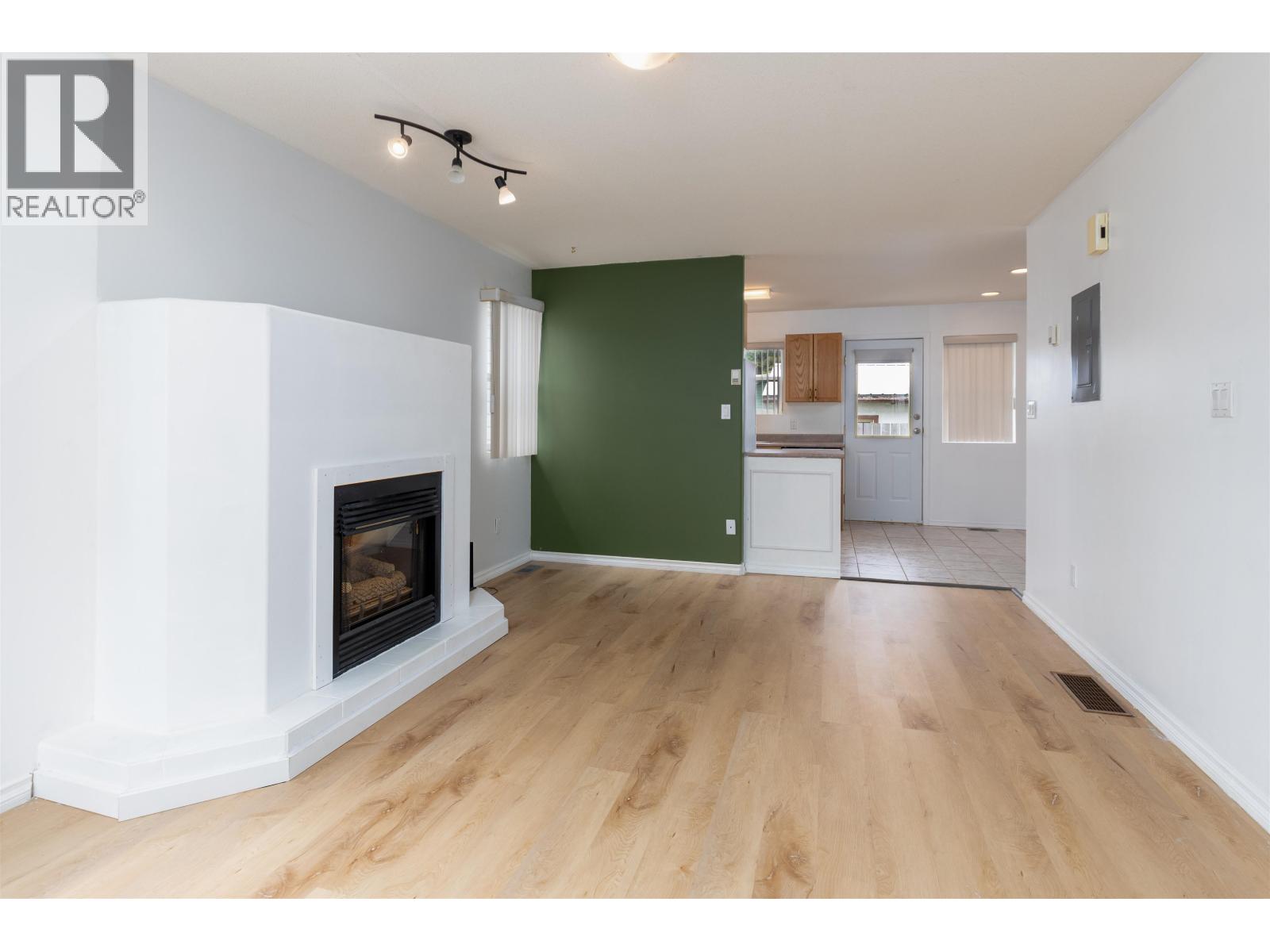 101 4822 Lazelle Avenue, Terrace, British Columbia  V8G 1T4 - Photo 3 - R3134500