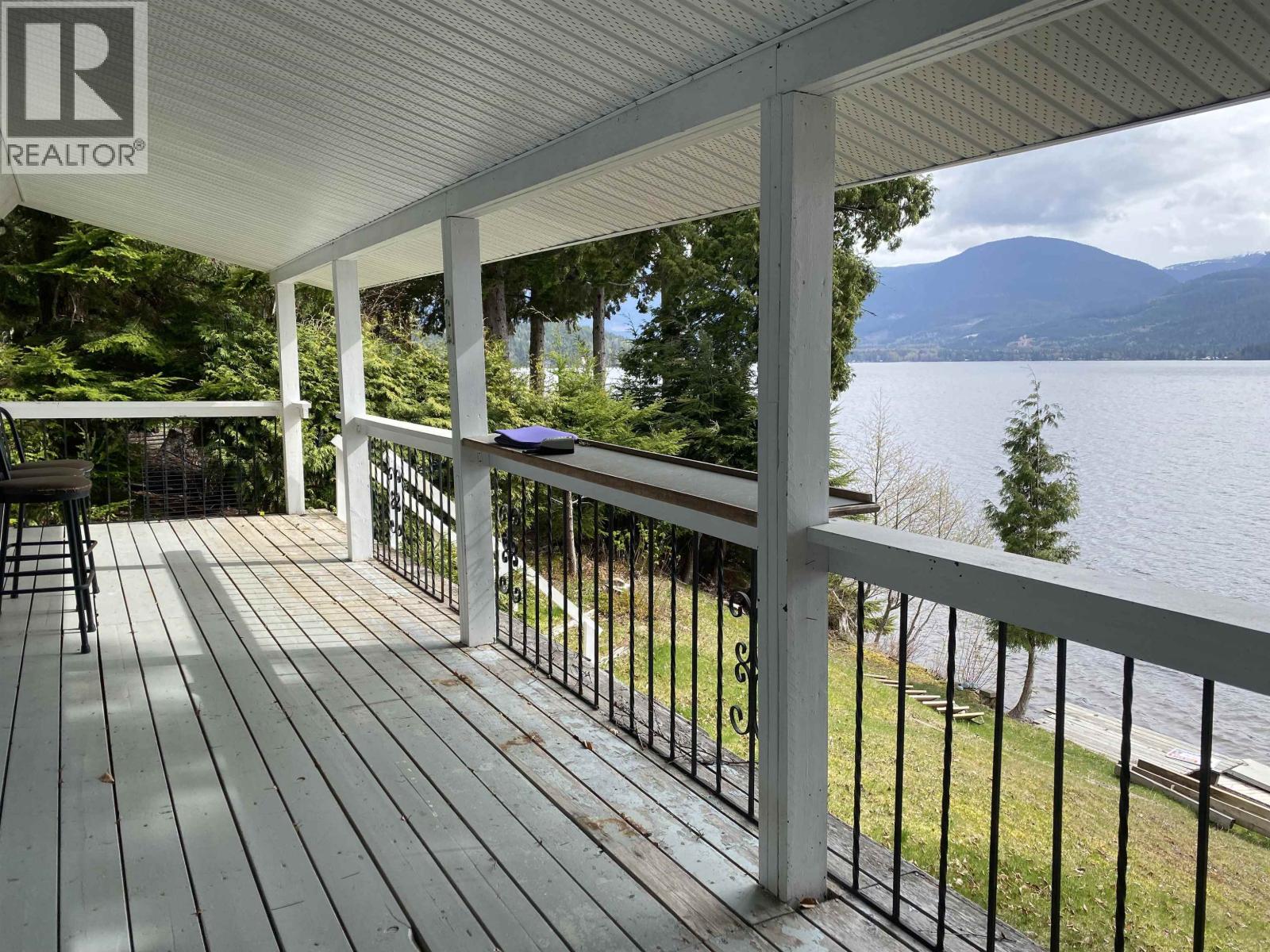 2878 Squirrel Point Road, Lakelse Lake, British Columbia  V8G 1R1 - Photo 11 - R3138448