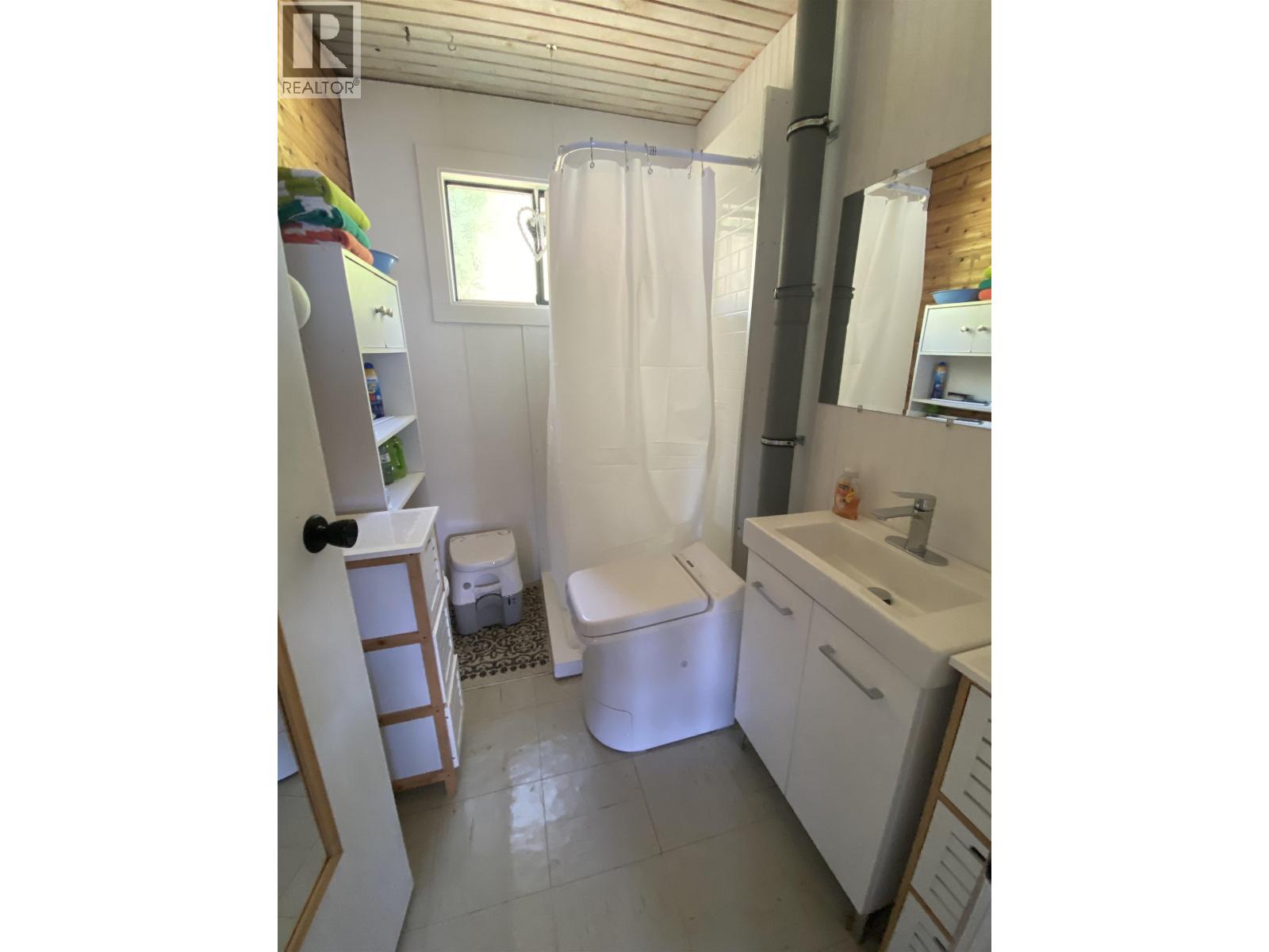 2878 Squirrel Point Road, Lakelse Lake, British Columbia  V8G 1R1 - Photo 13 - R3138448