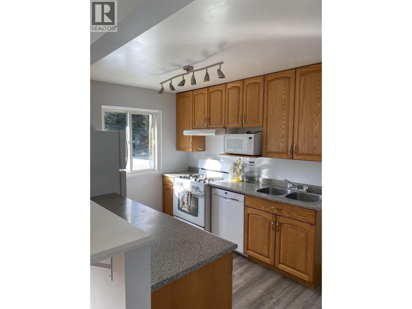 2434 Kroyer Street, Terrace, British Columbia  V8G 0G2 - Photo 10 - R3140271