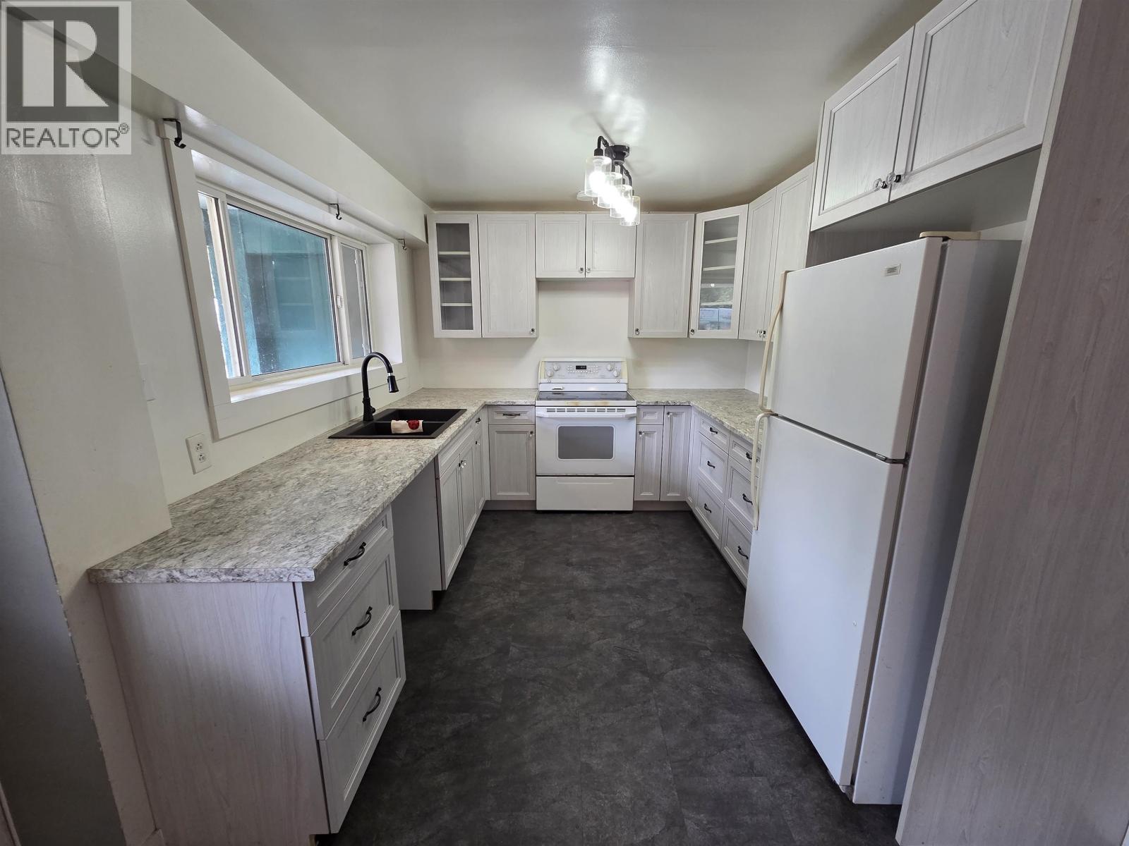 2434 Kroyer Street, Terrace, British Columbia  V8G 0G2 - Photo 2 - R3140271