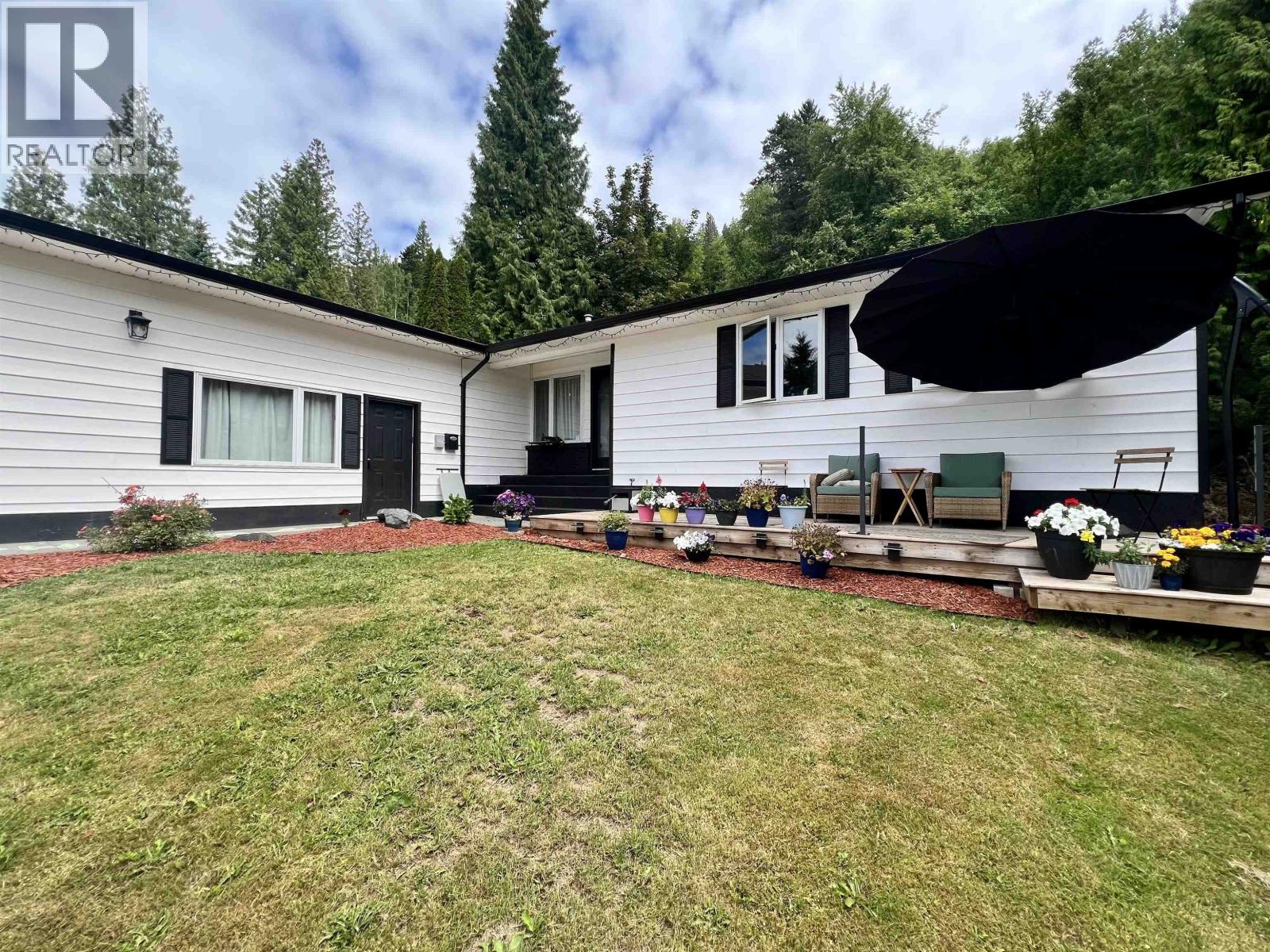 3308 Johnstone Street, Terrace, British Columbia  V8G 4W7 - Photo 2 - R3140953