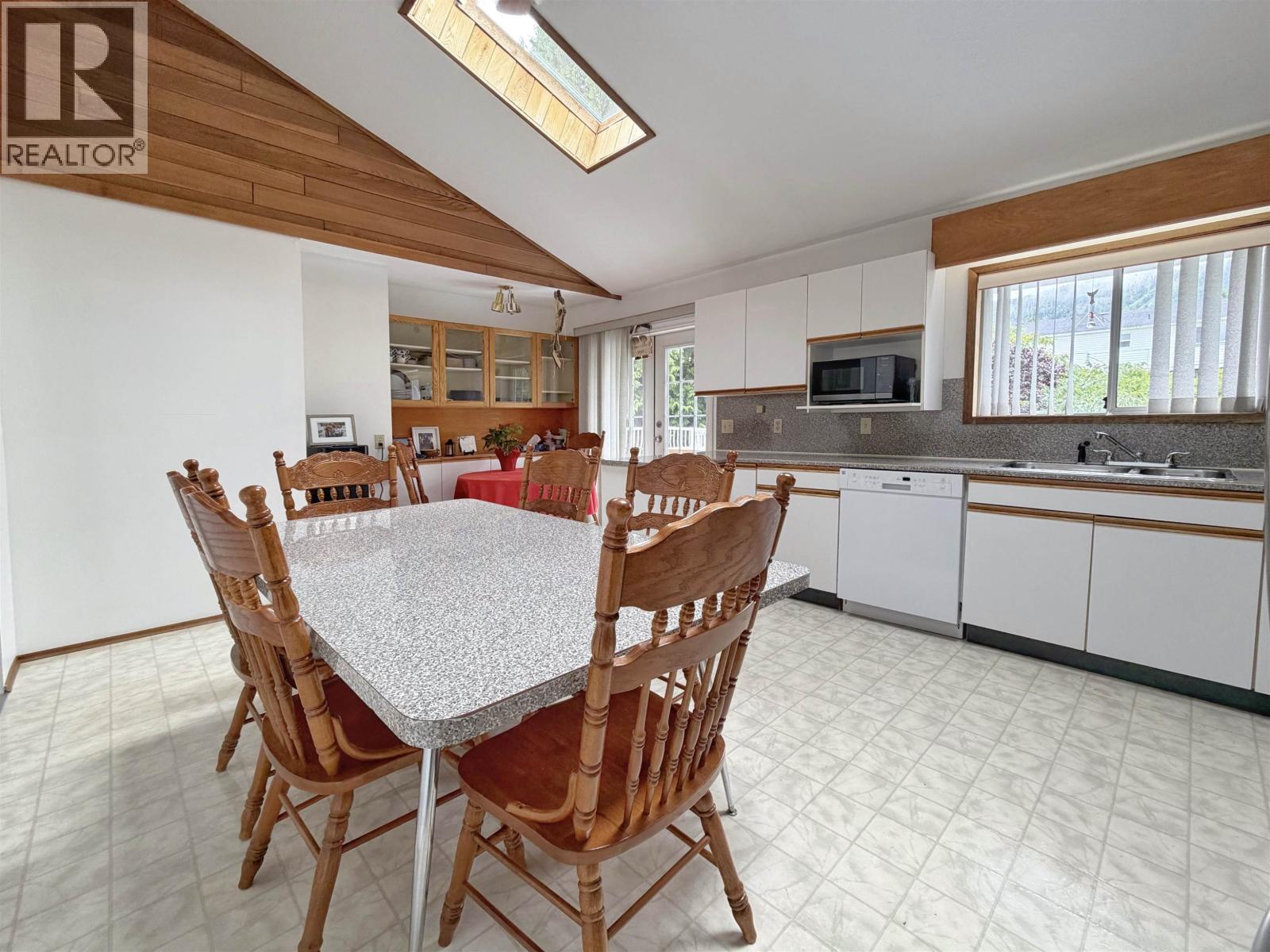 1627 Atlin Avenue, Prince Rupert, British Columbia  V8J 1E4 - Photo 6 - R3144956