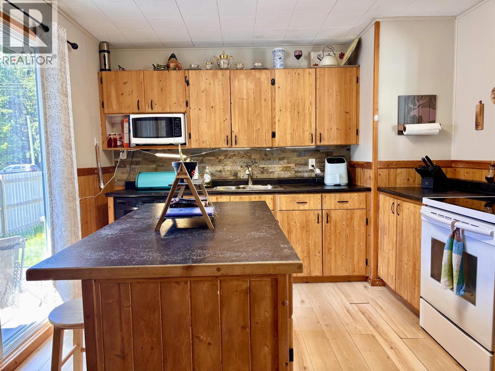 75 Finch Street, Kitimat, British Columbia  V8C 1T1 - Photo 5 - R3147402