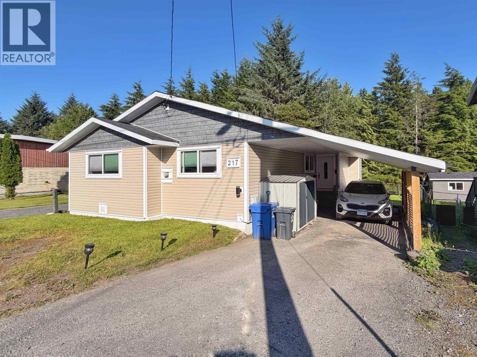 217 Crestview Drive, Prince Rupert, British Columbia  V8J 2Z6 - Photo 2 - R3156142