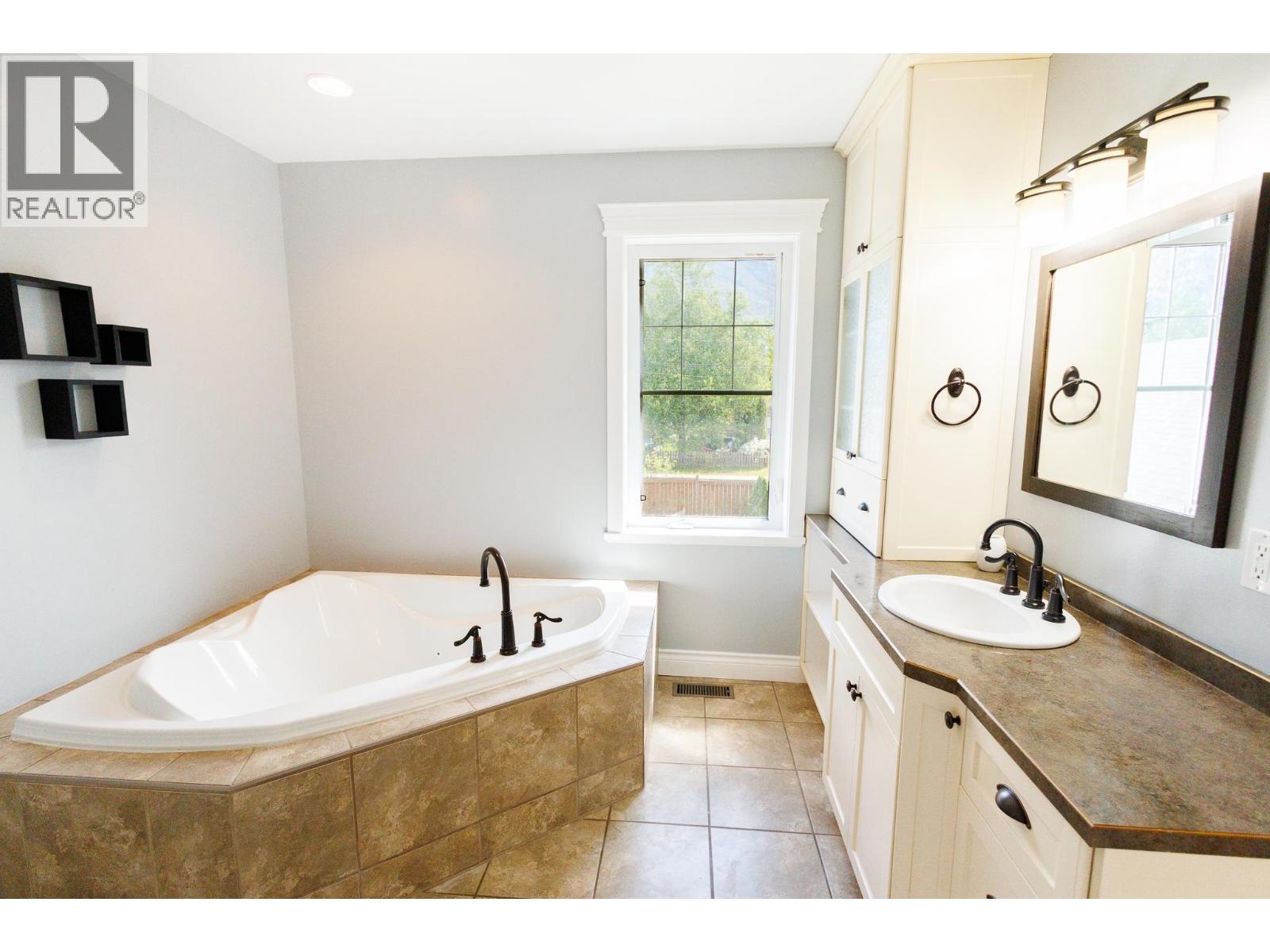 3561 Cottonwood Crescent, Terrace, British Columbia  V8G 5C4 - Photo 14 - R3157696