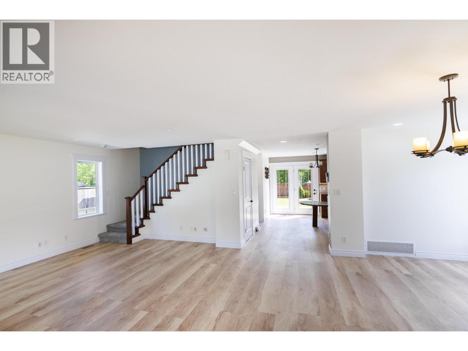 3561 Cottonwood Crescent, Terrace, British Columbia  V8G 5C4 - Photo 2 - R3157696