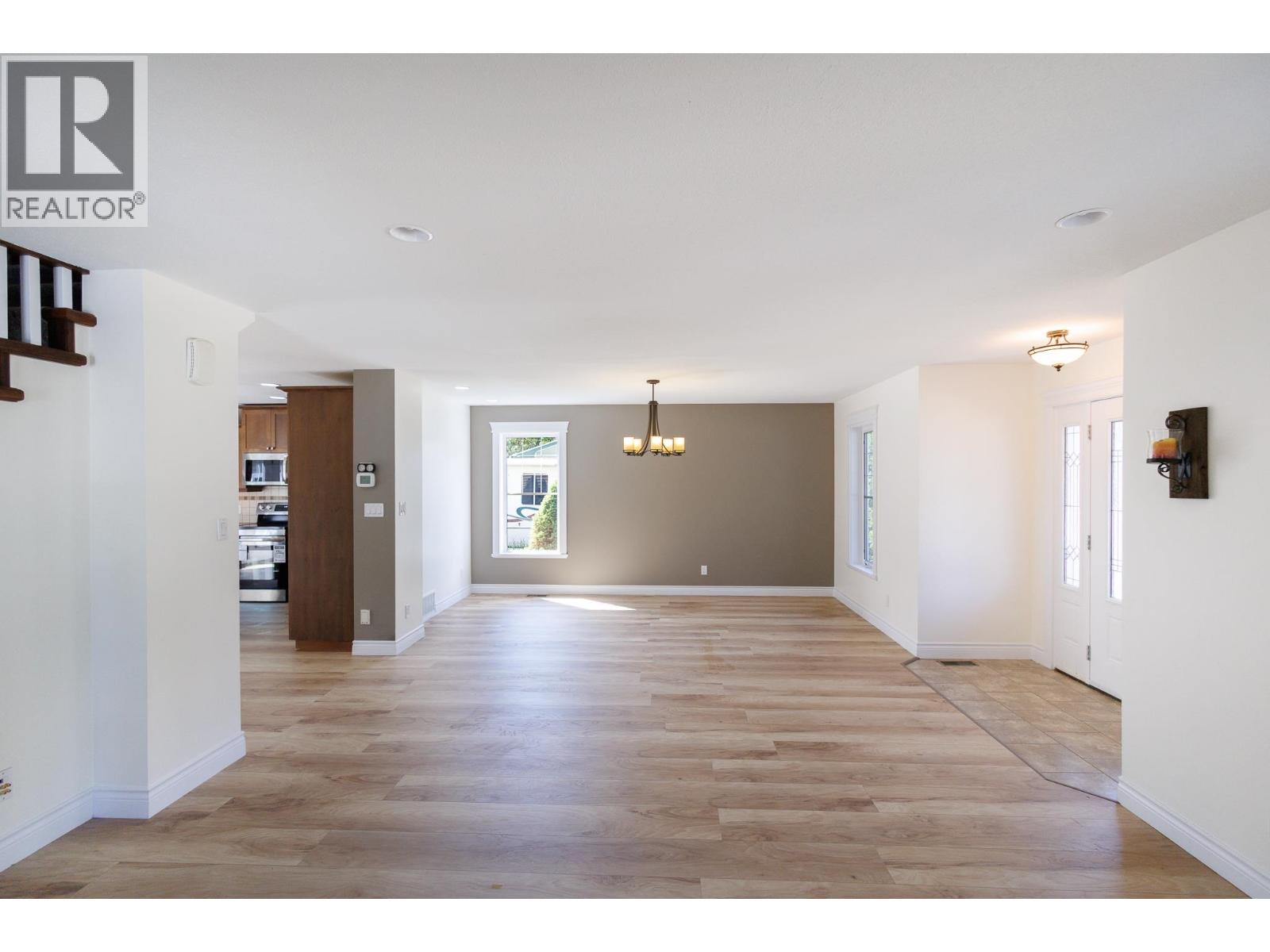 3561 Cottonwood Crescent, Terrace, British Columbia  V8G 5C4 - Photo 3 - R3157696