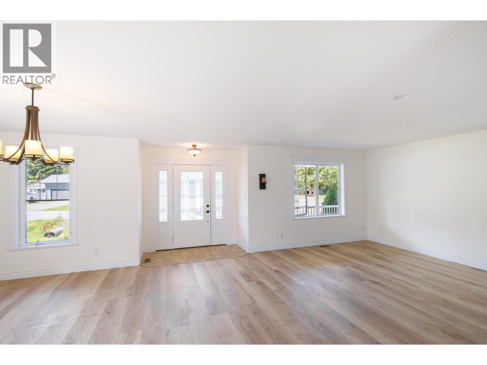 3561 Cottonwood Crescent, Terrace, British Columbia  V8G 5C4 - Photo 5 - R3157696