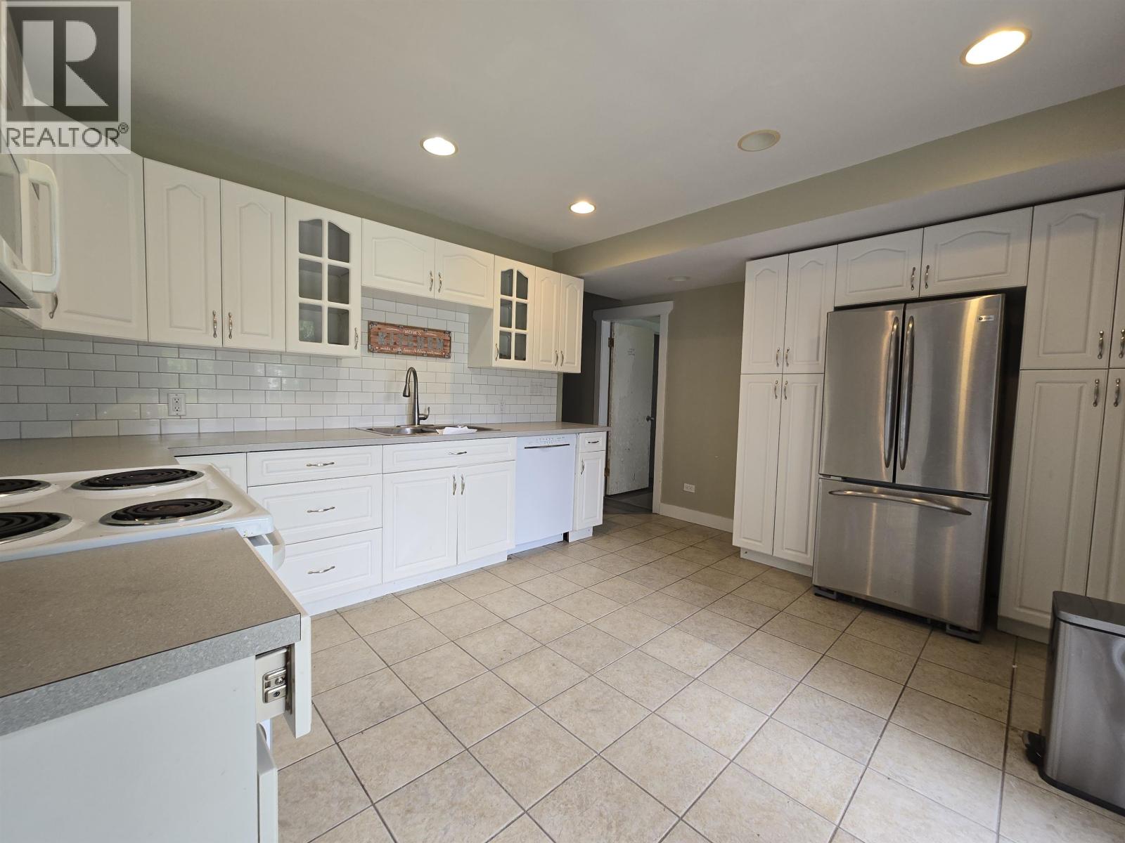 1417 Cormorant Avenue, Kitimat, British Columbia  V8C 1R7 - Photo 4 - R3163356