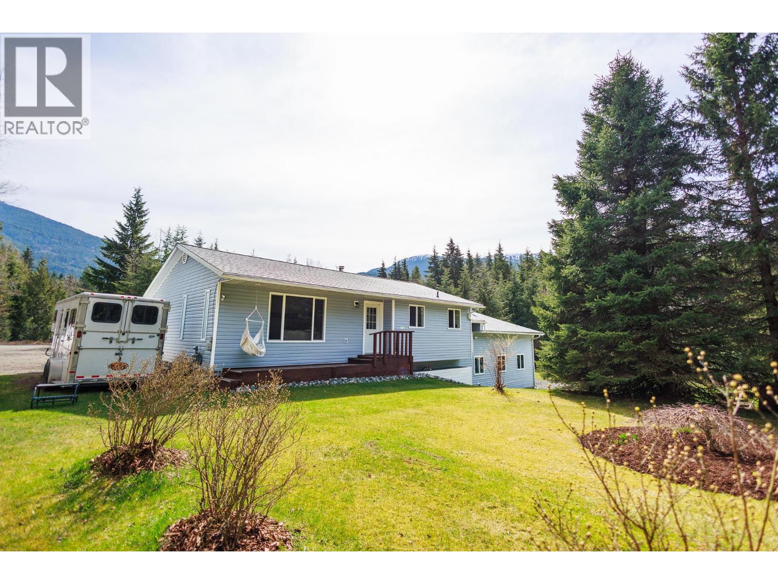 5515 Kleanza Drive, Terrace, British Columbia  V8G 0A7 - Photo 2 - R3166168