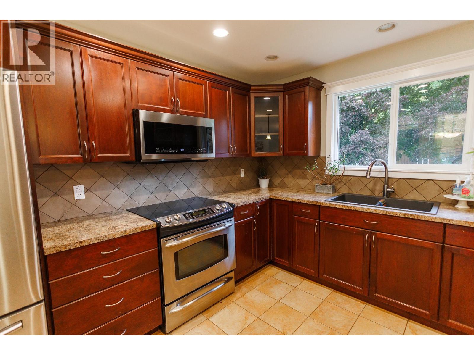 4924 Labelle Avenue, Terrace, British Columbia  V8G 4M8 - Photo 2 - R3169453