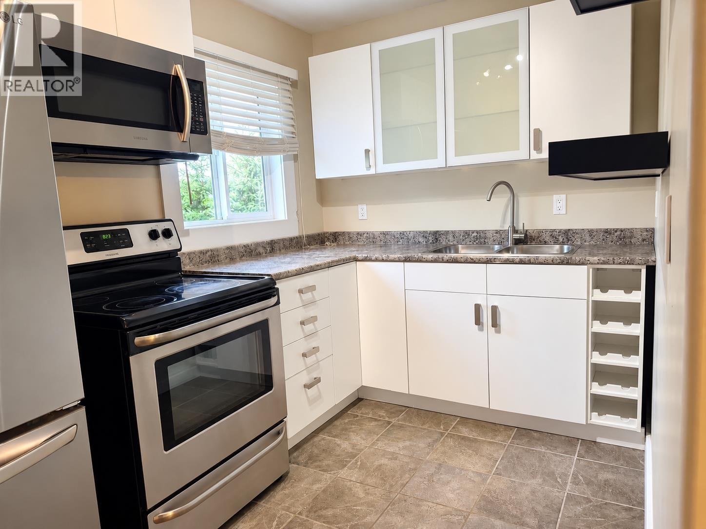 41 Quail Street, Kitimat, British Columbia  V8C 1J9 - Photo 2 - R3179577